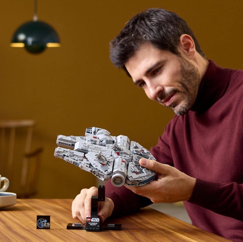 LEGO Star Wars Millennium Falcon™ 75375 galleri